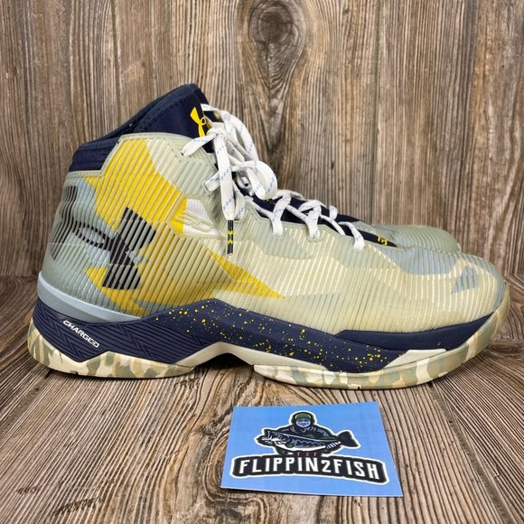 Under Armor Men's Curry Charged Basketball Sneakers Model 1274425–457 Size 11.5